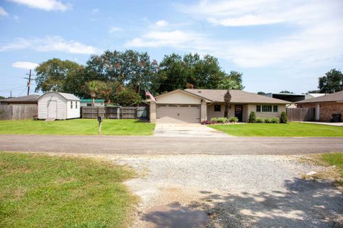 326 Martin Ave, Bridge City, TX, 77611-3316 | Card Image