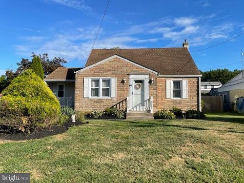 46 Moon Dr, LEVITTOWN, PA, 19054-2521 | Card Image