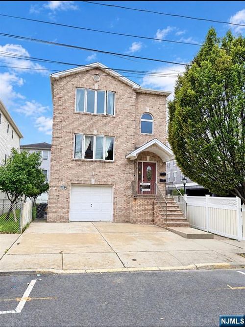 12 President, East Newark, NJ, 07029 | Card Image