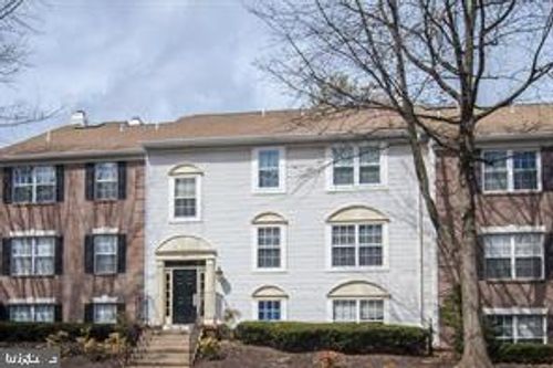202-12110 Green Leaf Ct, FAIRFAX, VA, 22033-2530 | Card Image