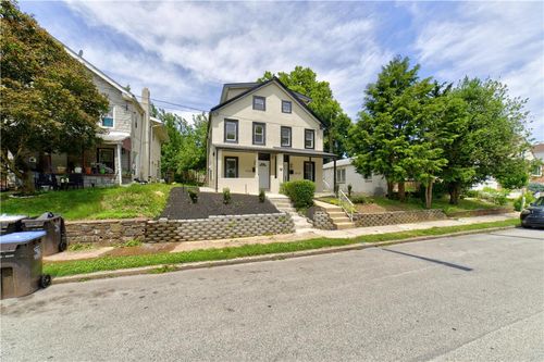 1717 Willow St, Norristown, PA, 19401-3069 | Card Image