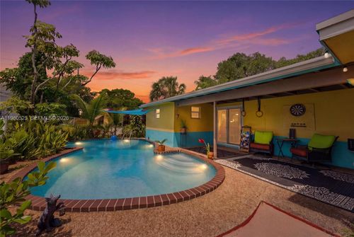 737 Sw 2nd Ct, Hallandale Beach, FL, 33009 | Card Image