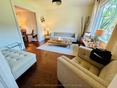 372 Roehampton Ave, Toronto, ON, M4P1S4 | Card Image