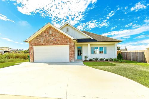 176 Claiborne Ave, Thibodaux, LA, 70301-6351 | Card Image