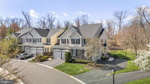 24 Longview Ln, Newtown Square, PA, 19073-1041 | Card Image