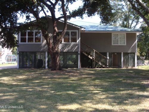 3495 Wells Ferry Cv, Biloxi, MS, 39532-8809 | Card Image