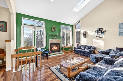 254 Orrs Mills Rd, New Windsor, NY, 12553-8852 | Card Image