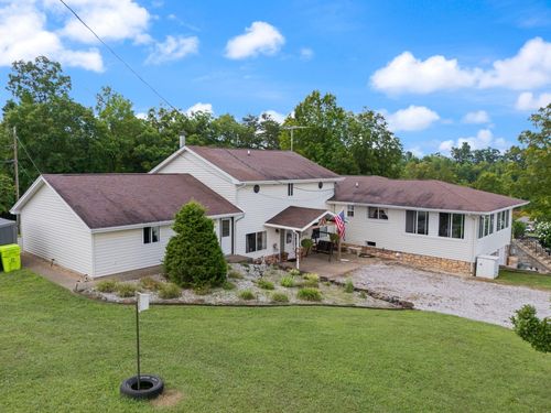 283 W Mcdaniel Rd, East Bernstadt, KY, 40729-7232 | Card Image