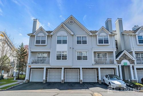 46 Prestwick Way, Edison, NJ, 08820-4689 | Card Image