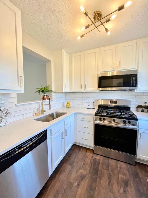 755 Parkbluff Way, Lewis Center, OH, 43035-9597 | Card Image