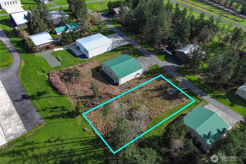 121 Cessna Ave, Friday Harbor, WA, 98250-9143 | Card Image