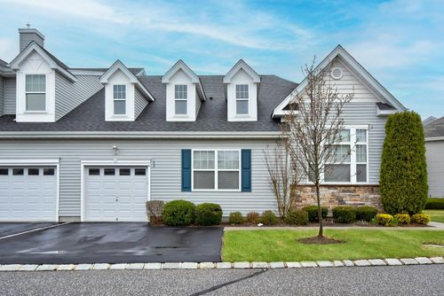 142 Augusta Dr, Medford, NY, 11763-2401 | Card Image