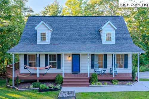 76 Overlook Pointe Dr, Spruce Pine, NC, 28777-3077 | Card Image