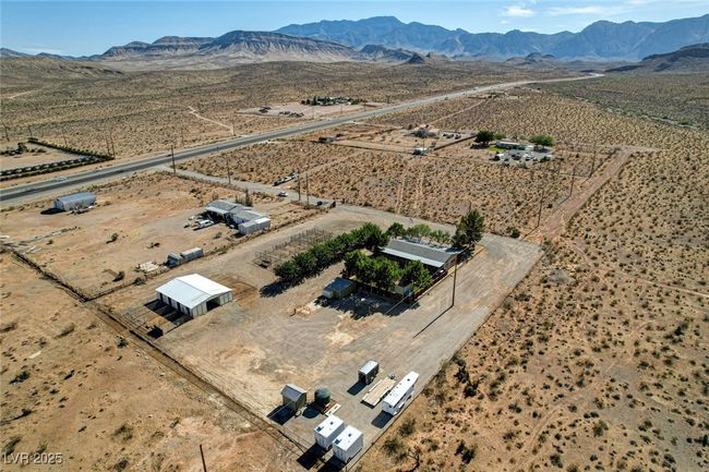 Overview of rural landscape with a desert landscape and mountains | Image 60