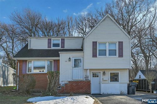110 Somers Ave, Bergenfield, NJ, 07621-2629 | Card Image