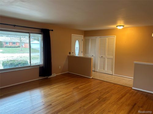 19965 Butternut Ln, Southfield, MI, 48076-1796 | Card Image