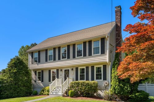 61 Regina S Dr, Tewksbury, MA, 01876-2381 | Card Image