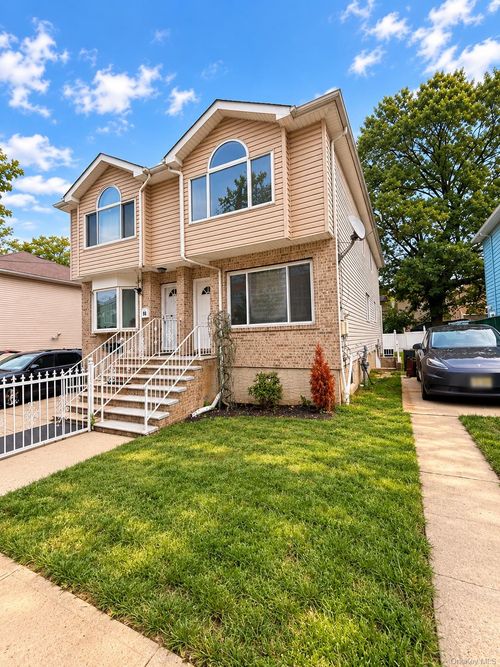 92 Saint Josephs Ave, Staten Island, NY, 10302-1118 | Card Image