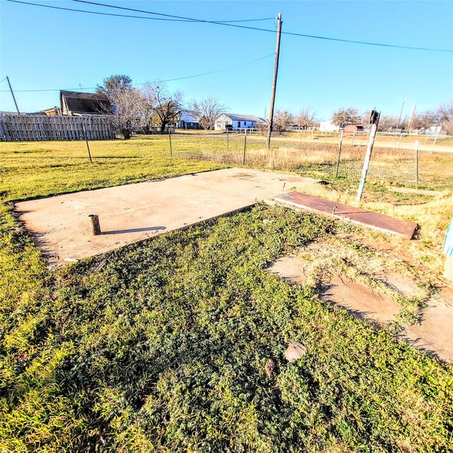 View of yard | Image 4