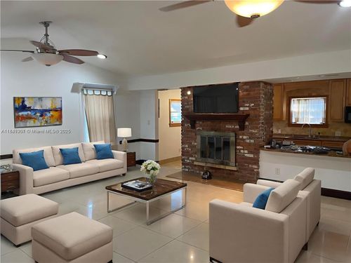 258-258 Sw 1st Ct, Dania Beach, FL, 33004-3912 | Card Image