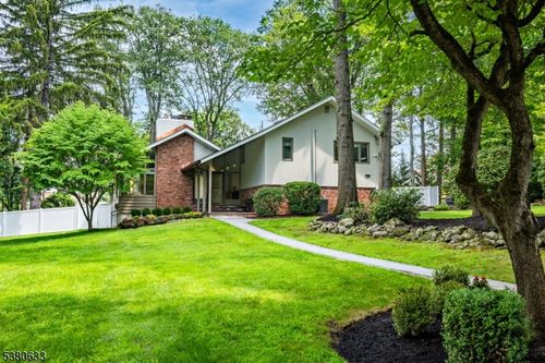 11 Stevenson Ln, Upper Saddle River, NJ, 07458-2136 | Card Image