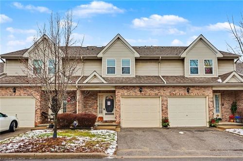 3-5070 Drummond Rd, Niagara Falls, ON, L2E6E4 | Card Image