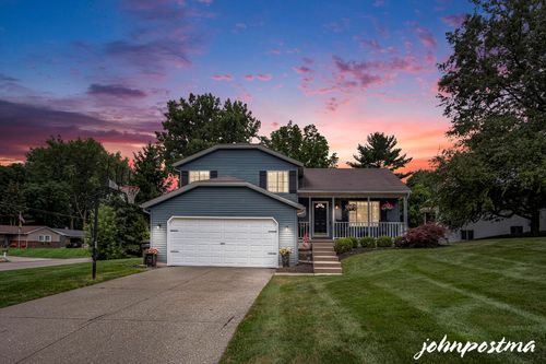 4318 Castle Dr, Grand Rapids, MI, 49546-8309 | Card Image