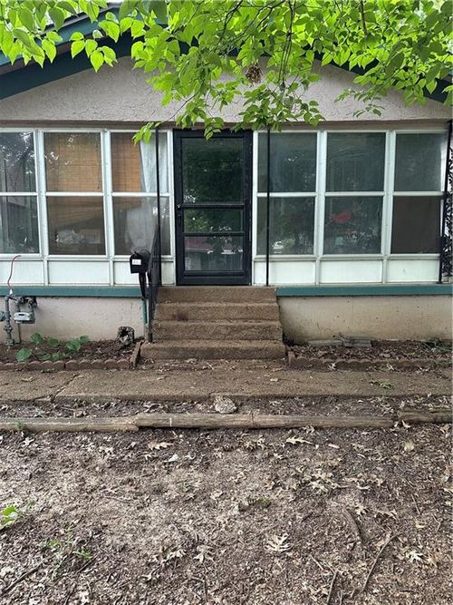 1906 S Willow Ave, Independence, MO, 64052-2054 | Card Image