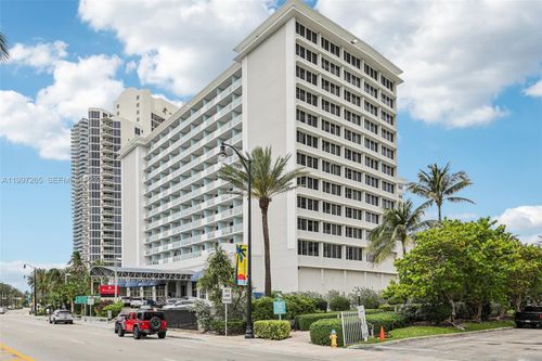 223-19201 Collins Ave, Sunny Isles Beach, FL, 33160-2202 | Card Image