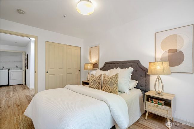 APT-302 - 9222 Roosevelt Way Ne, Condo with 2 bedrooms, 2 bathrooms and 1 parking in Seattle WA | Image 10