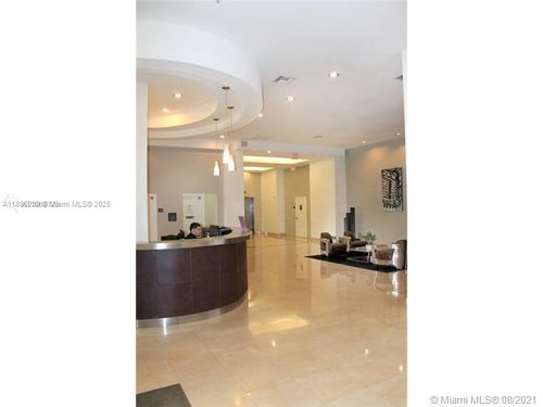 apt-1107-1 Glen Royal Pkwy, Miami, FL, 33125-5289 | Card Image