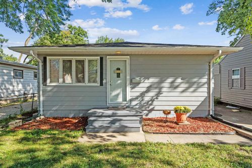 1933 Plymouth Ave, Waterloo, IA, 50702-3523 | Card Image