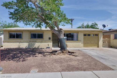 2805 Sultana St, Las Vegas, NV, 89102-5978 | Card Image