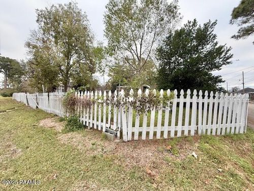 131 N Lombard St, Opelousas, LA, 70570-6250 | Card Image