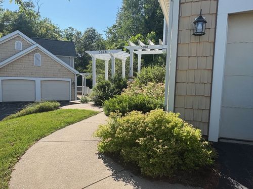 5016 Oakridge Cir, Erie, PA, 16509-7902 | Card Image
