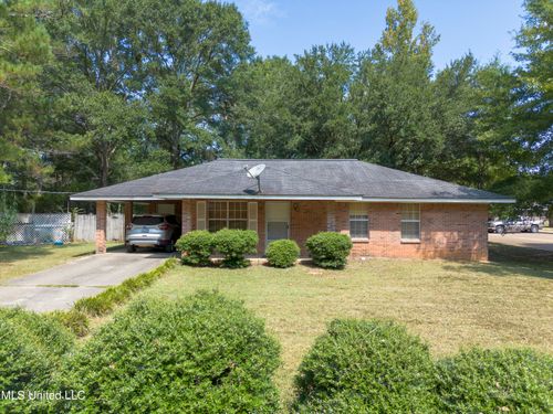 209 11th St, Mount Olive, MS, 39119-6201 | Card Image