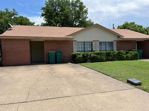 718 Hillcrest Ct, Cedar Hill, TX, 75104-1734 | Card Image