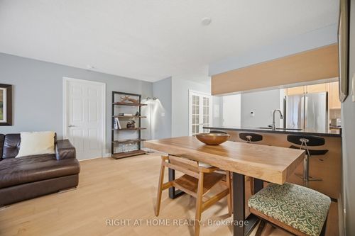 1418-3880 Duke Of York Blvd, Mississauga, ON, L5B4M7 | Card Image