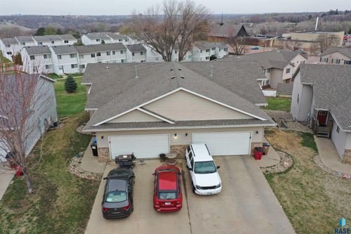 3100 E Bragstad Dr, Sioux Falls, SD, 57103-4039 | Card Image