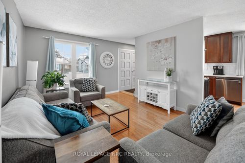 53 Allan Dr, St Catharines, ON, L2N1G1 | Card Image