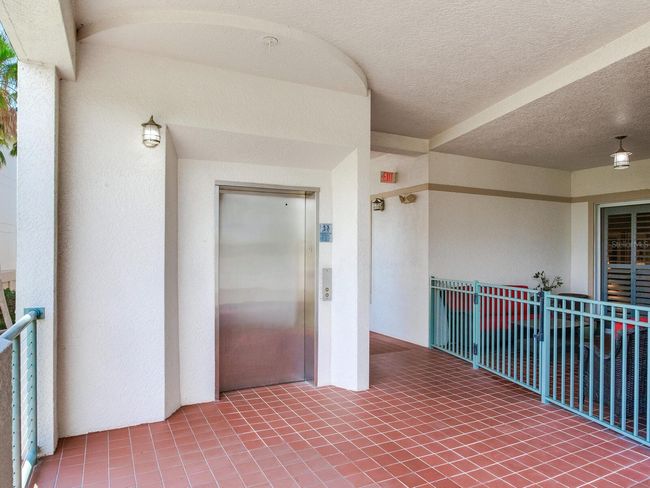 UNIT-202 - 1042 Bellasol Way, Condo with 3 bedrooms, 4 bathrooms and null parking in Apollo Beach FL | Image 4
