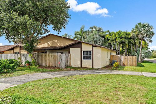 8667 Uranus Ter, West Palm Beach, FL, 33403-1660 | Card Image
