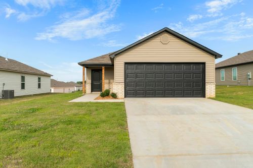 1233 Santa Fe Trl, Bauxite, AR, 72011-5015 | Card Image