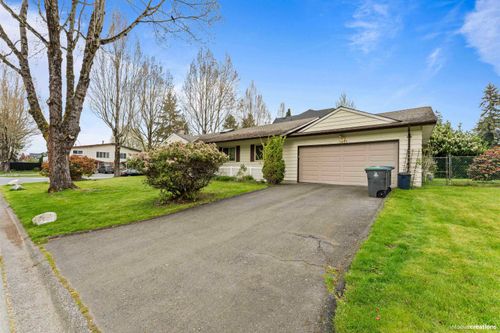 15156 93 Ave, Surrey, BC, V3R7C7 | Card Image