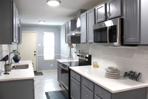 13561 Waterfall Way, Dallas, TX, 75240-5830 | Card Image