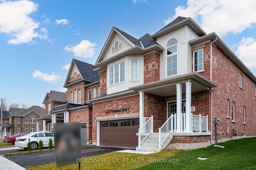 639 Fleetwood Dr, Oshawa, ON, L1K1A6 | Card Image