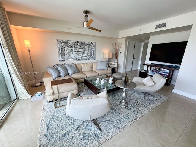 APT-412 - 19400 Turnberry Way, Condo with 3 bedrooms, 3 bathrooms and null parking in Aventura FL | Image 4