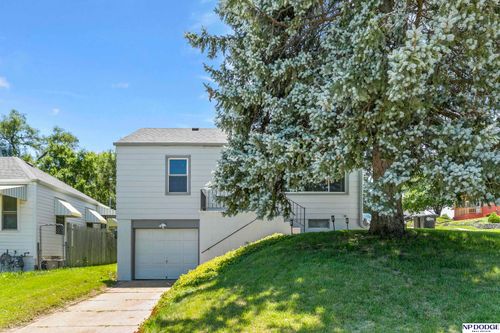 3263 Drexel St, Omaha, NE, 68107-4036 | Card Image