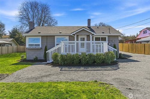 1221 S 101st St, Seattle, WA, 98168-1542 | Card Image