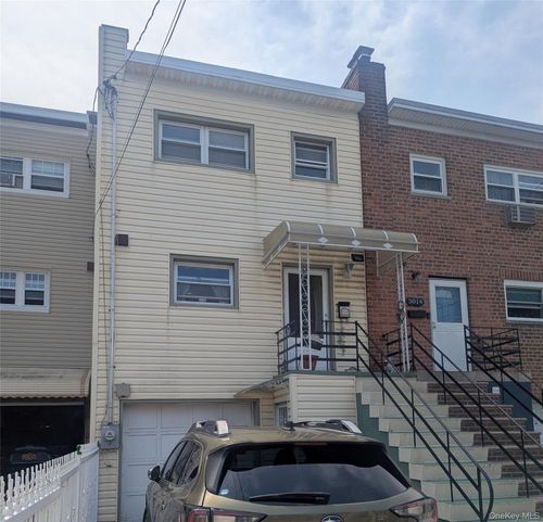 3016 Lawton Ave, Bronx, NY, 10465-3425 | Card Image